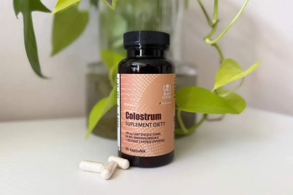 Suplement diety Colostrum w kapsułkach. Dowiedz się, colostrum co to jest i jak działa. W butelce 90 kapsułek.