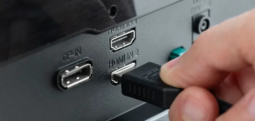 Jak podłączyć monitor do laptopa kablem HDMI bez problemów