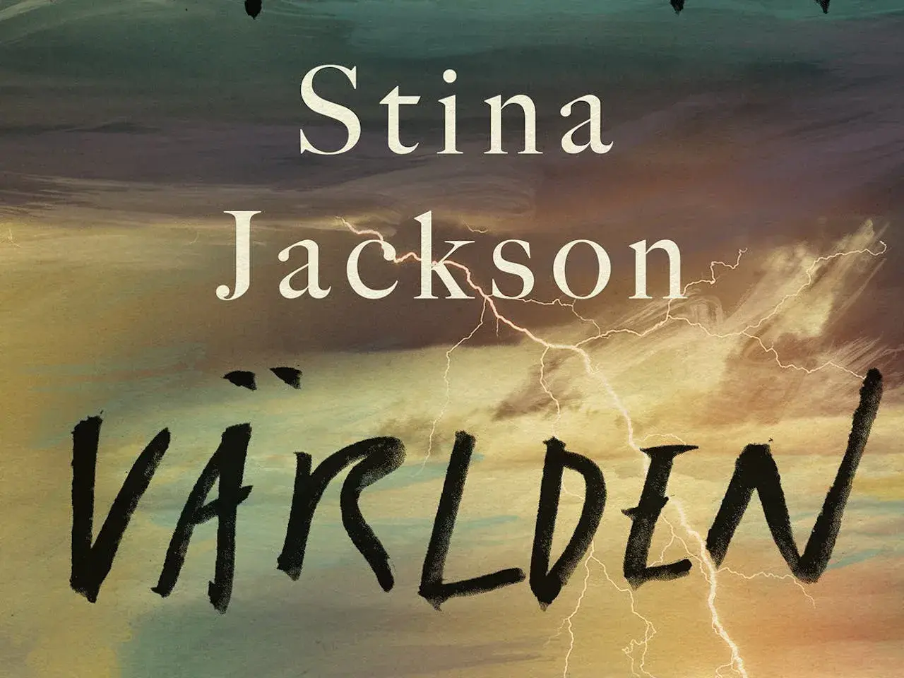 Stina Jackson, författaren till "Världen", i en dramatisk, åskfylld himmel.