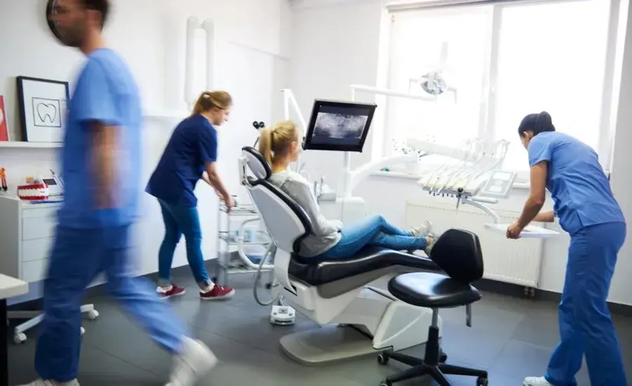 Ortodonta to dentysta? Poznaj prawdę i wybierz specjalistę!