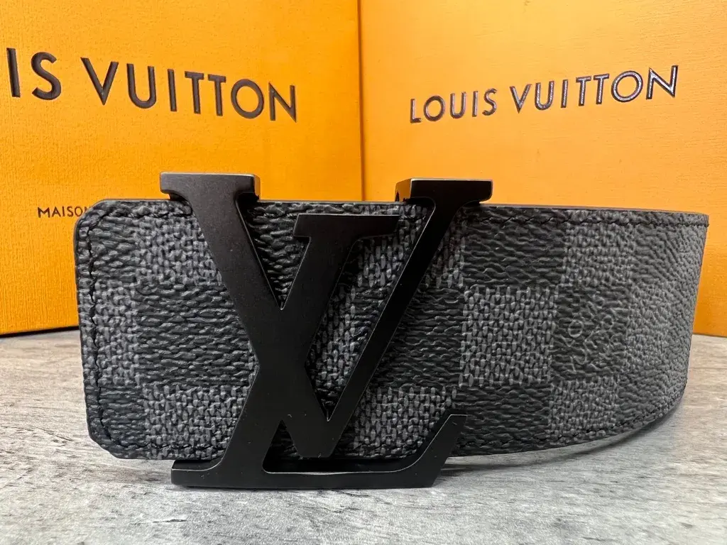 Jak rozpoznać oryginalny pasek Louis Vuitton i uniknąć podróbek