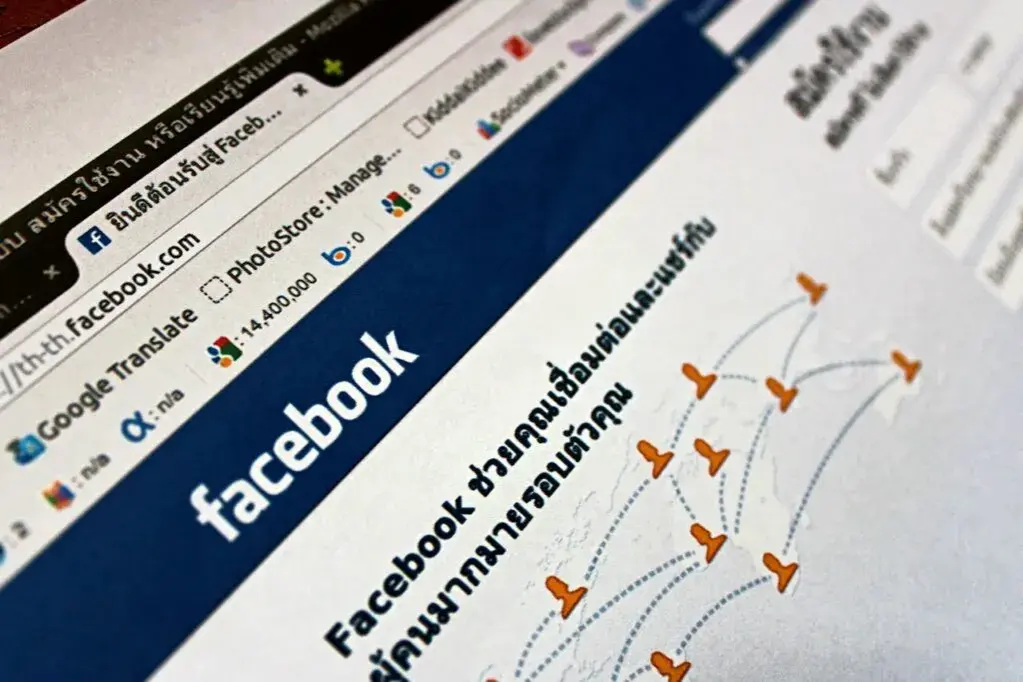 Jak dodać ogłoszenie na Facebooku w grupie i uniknąć błędów