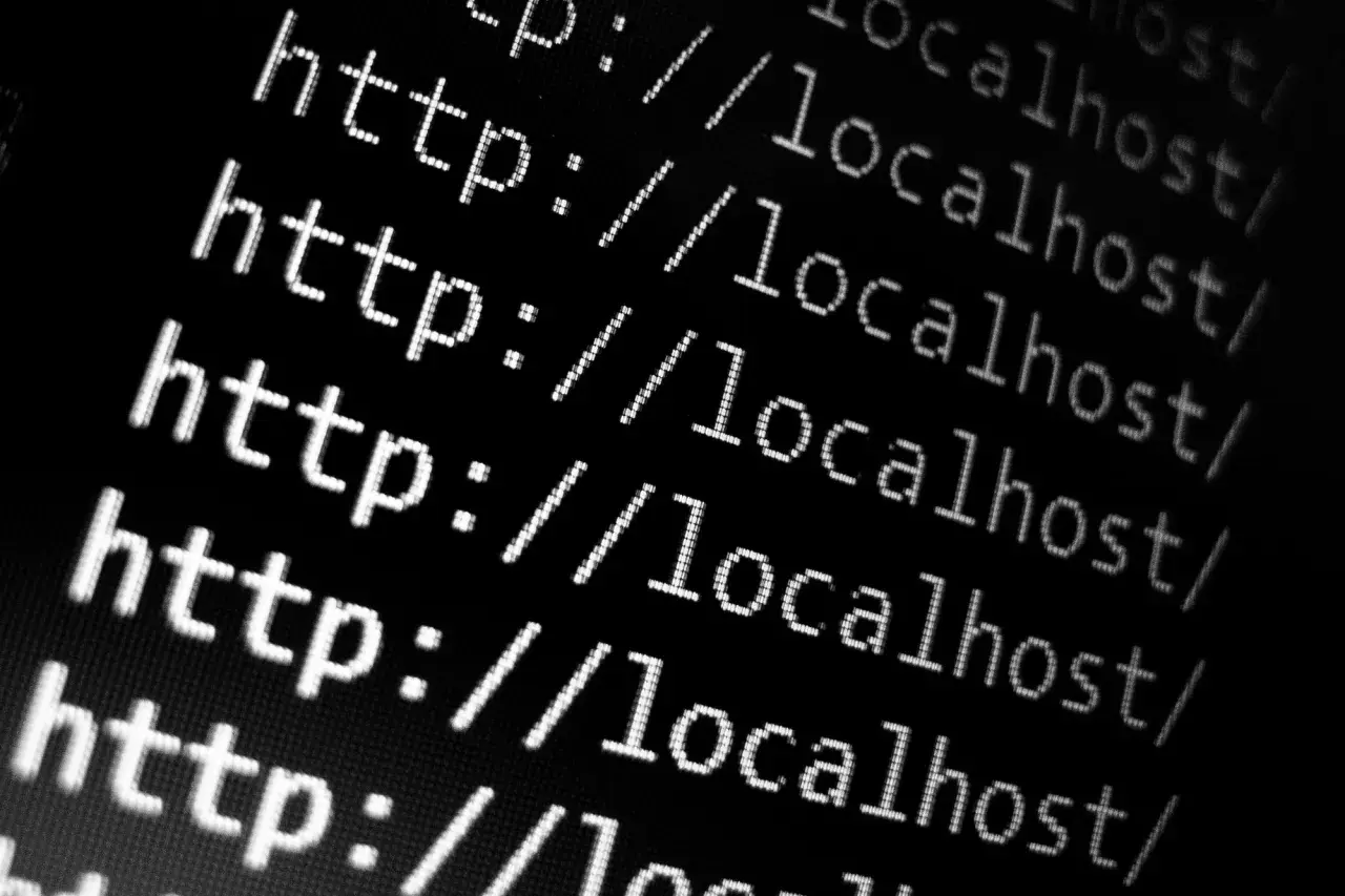 Wiele linii kodu z adresem http://localhost/. To jakbyś pytał localhost co to, a komputer odpowiada, że to adres lokalny.
