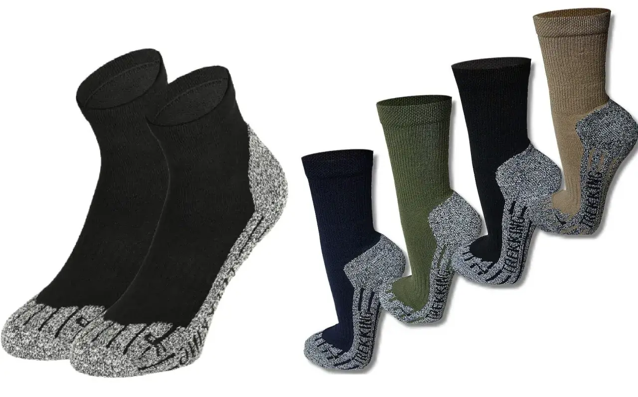 Różne kolory skarpetek trekkingowych. Zastanawiasz się, jakie skarpetki trekkingowe zapobiegają odparzeniom: wełna merino vs Coolmax?