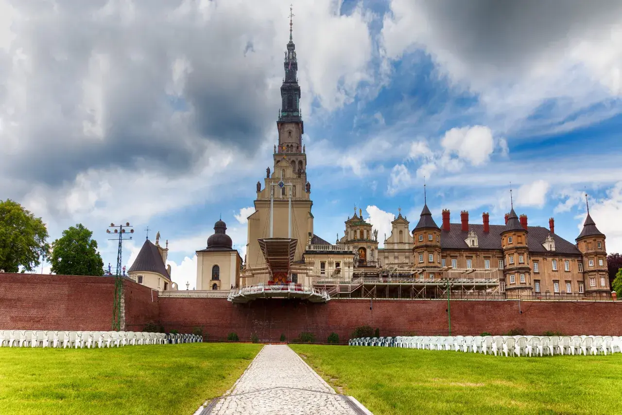 Częstochowa: Atrakcje poza Jasną Górą. Odkryj miasto na nowo!