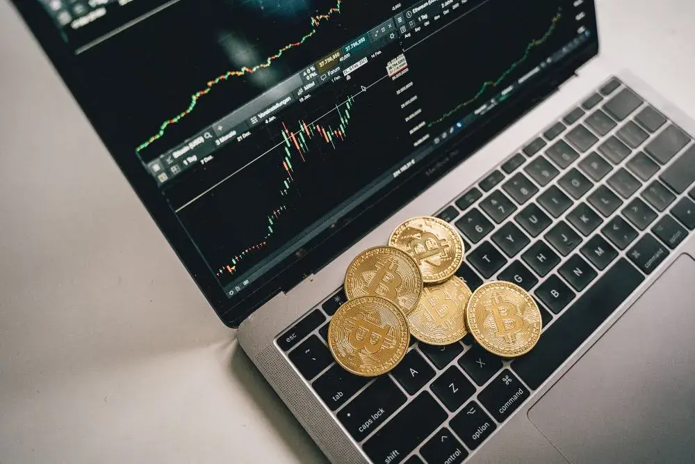 Czym jest liquidity mining? Zrozumienie ryzyk i korzyści