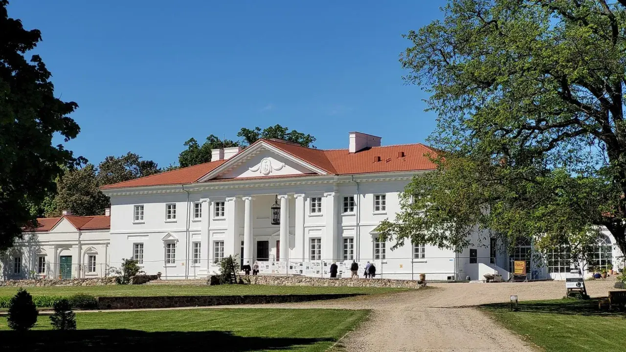 Pałac w Drohiczynie, idealne miejsce na rodzinne wycieczki. Atrakcje dla dzieci czekają!