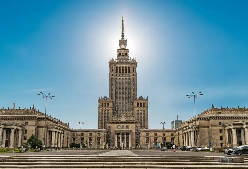 12 fascynujących ciekawostek o Pałacu Kultury i Nauki, które cię zaskoczą