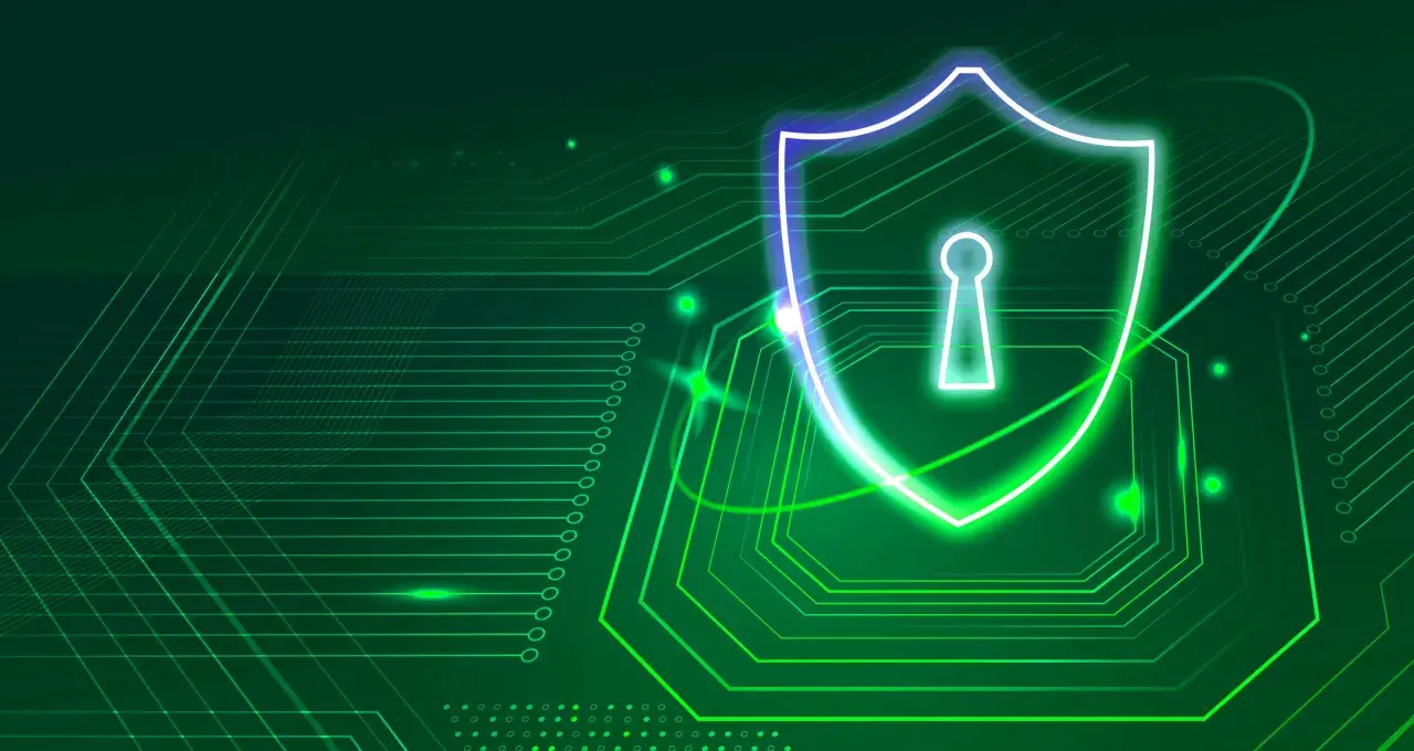 Escudo de seguridad con cerradura, sobre fondo de circuito electrónico verde. Representa la protección y el no repudio significado en la seguridad digital.