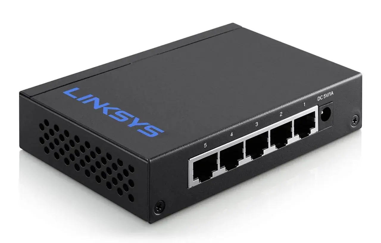 Switch de red Linksys de 5 puertos, compacto y esencial para tus equipos de red.