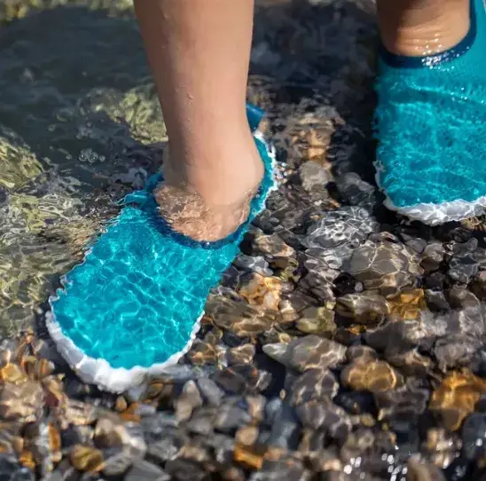 Buty do pływania: Wybierz idealne na jeżowce, basen i morsowanie