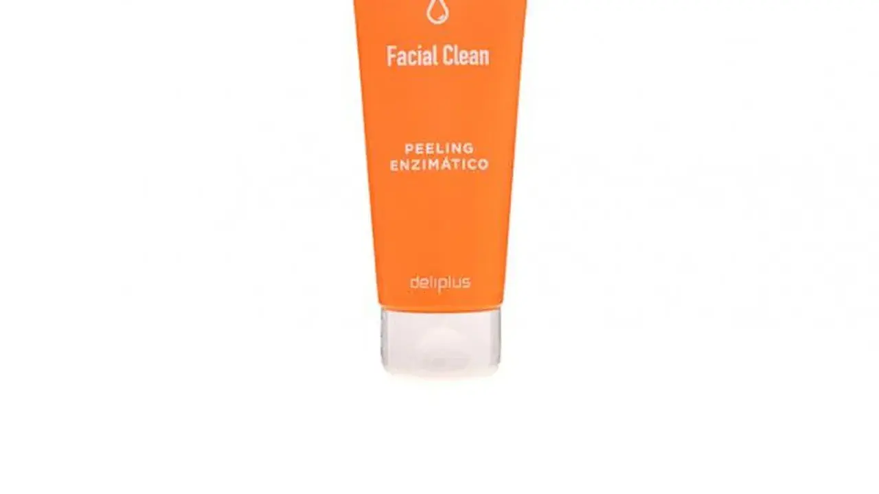 Tubo naranja de limpiador facial "Facial Clean" con "Peeling Enzimático" de Deliplus, un limpiador enzimático Mercadona para una piel radiante.