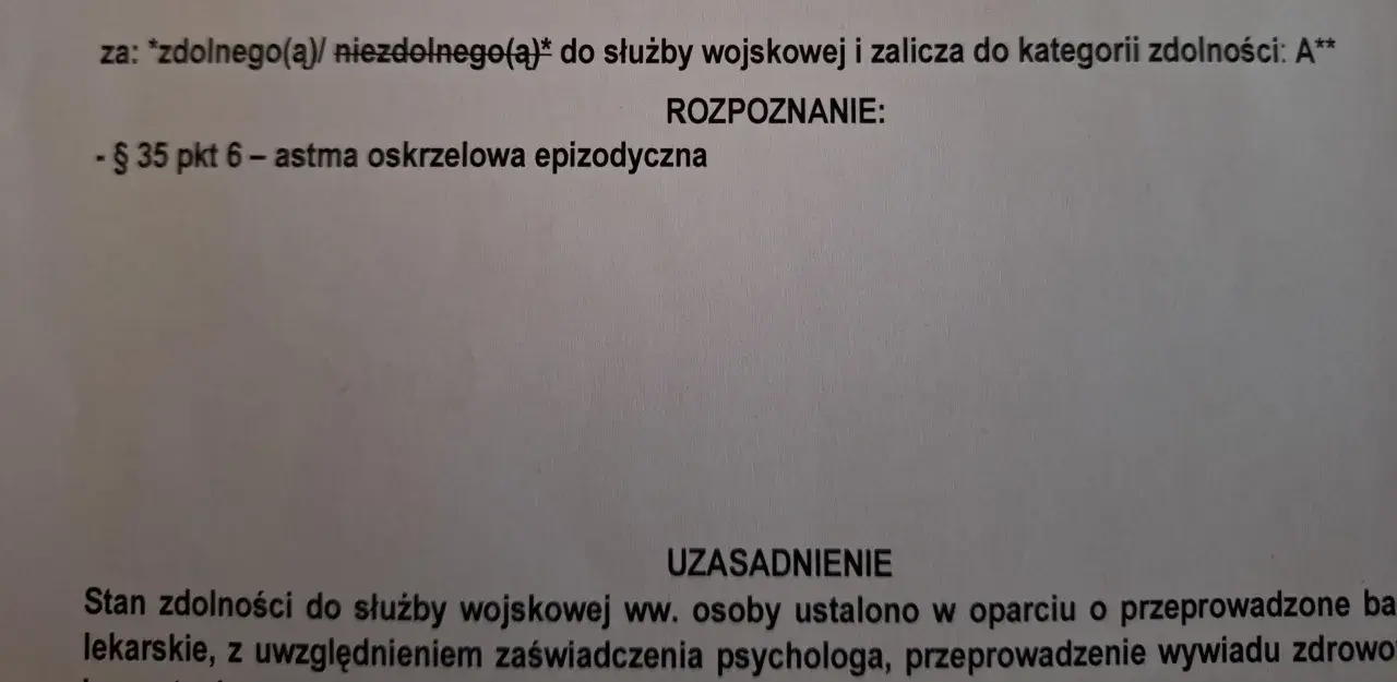 Orzeczenie o zdolności do służby wojskowej, kategoria A. Rozpoznanie: astma oskrzelowa epizodyczna.