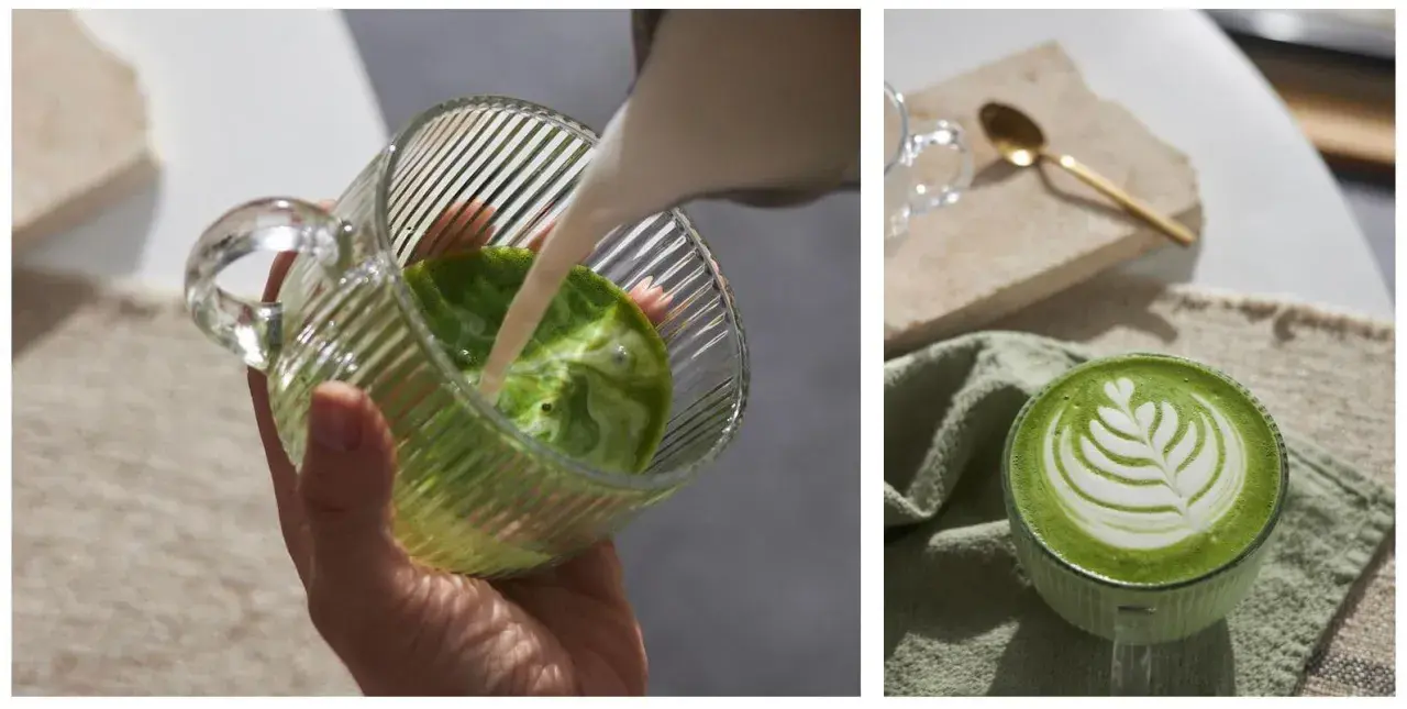 Jak przygotować herbatę matcha: spienione mleko wlewane do zielonego napoju w szklance, a obok gotowy napój z pianką latte art.