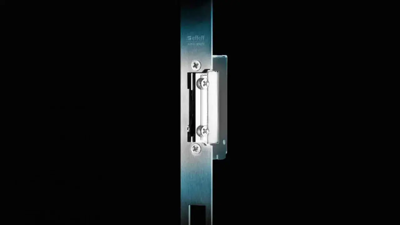 Gâche électrique pour portillon, modèle Effeff. Système de verrouillage sécurisé pour votre entrée.