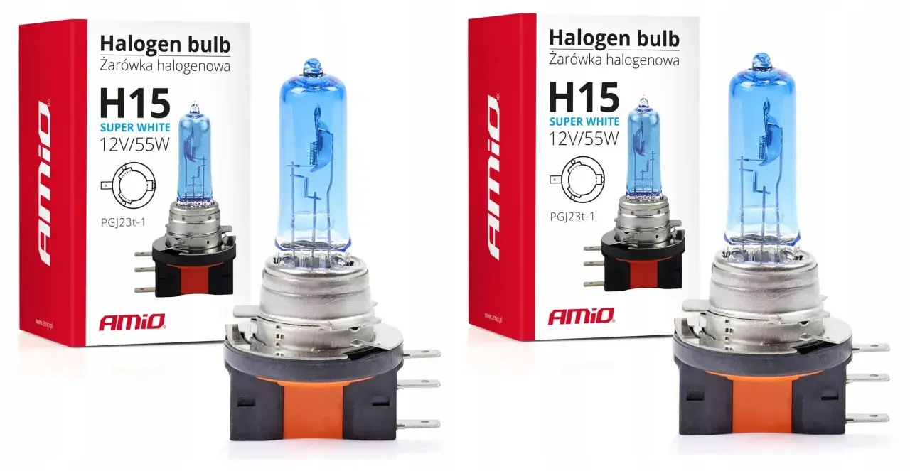 Dwie żarówki halogenowe H15 AMIO Super White 12V/55W, idealne do Skoda Octavia 1, zapewniające jasne światło.