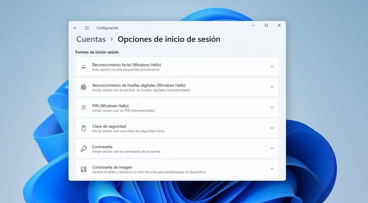 Configuración de Cuentas en Windows 11: Opciones de inicio de sesión, incluyendo PIN y contraseña. Ayuda para quitar contraseña inicio Windows 11.
