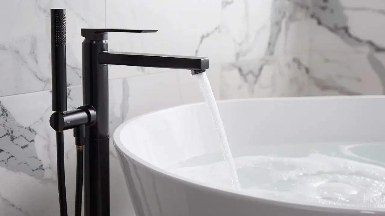 Czarna bateria wannowa Grohe: Elegancja w Twojej łazience