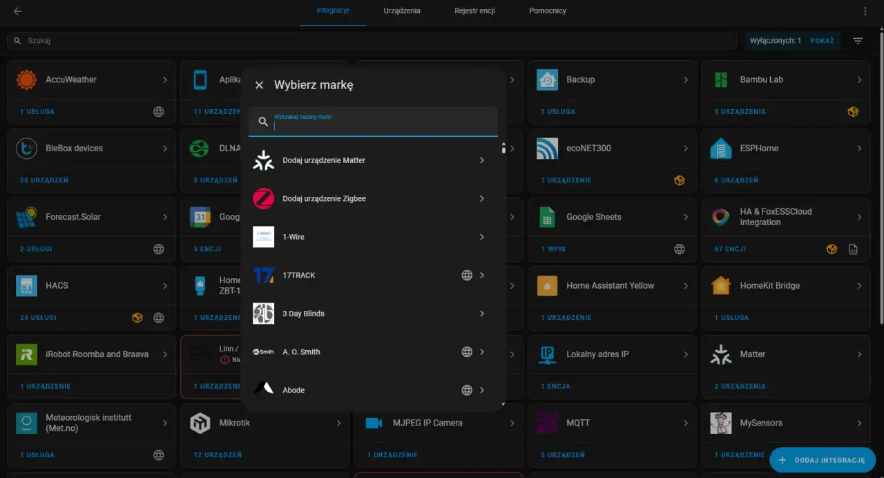 Wybieranie integracji w Home Assistant. Widoczna lista zawiera opcje dodawania urządzeń, w tym **tech sterowniki** dla Matter i Zigbee.