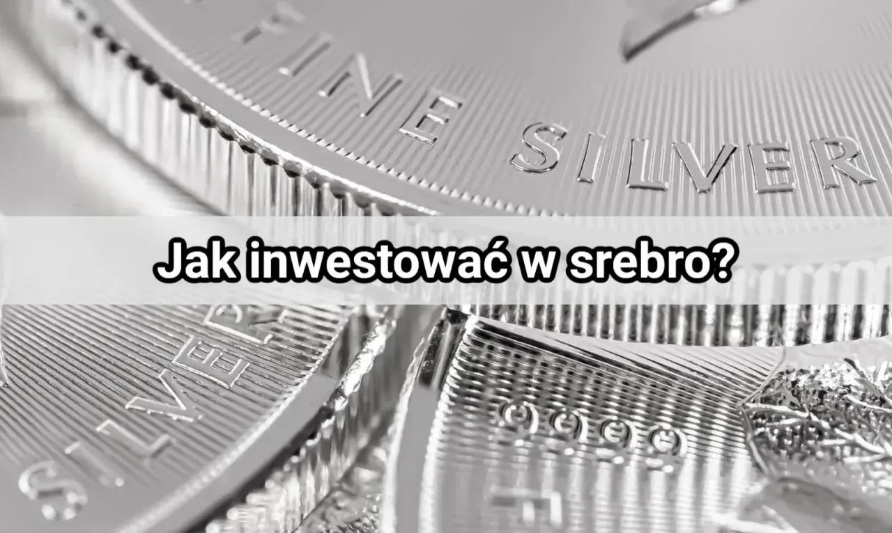 Zbliżenie na błyszczące monety z napisem "FINE SILVER". Tekst "Jak inwestować w srebro?" sugeruje, że warto rozważyć ten metal szlachetny.