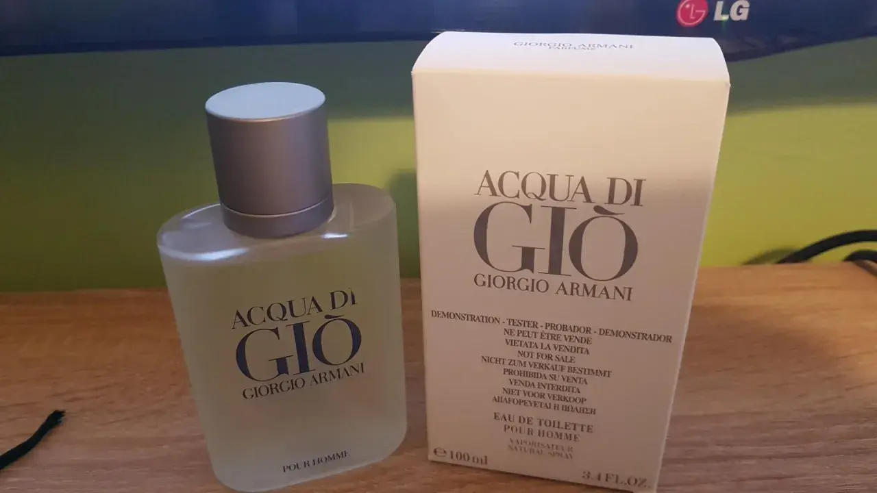 Flakon i pudełko męskiej wody toaletowej Acqua di Gio 100ml Giorgio Armani.
