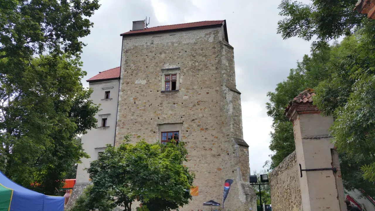 Zamek w Janowcu, idealny punkt na trasie jak dojechać z Puław do Kazimierza Dolnego.