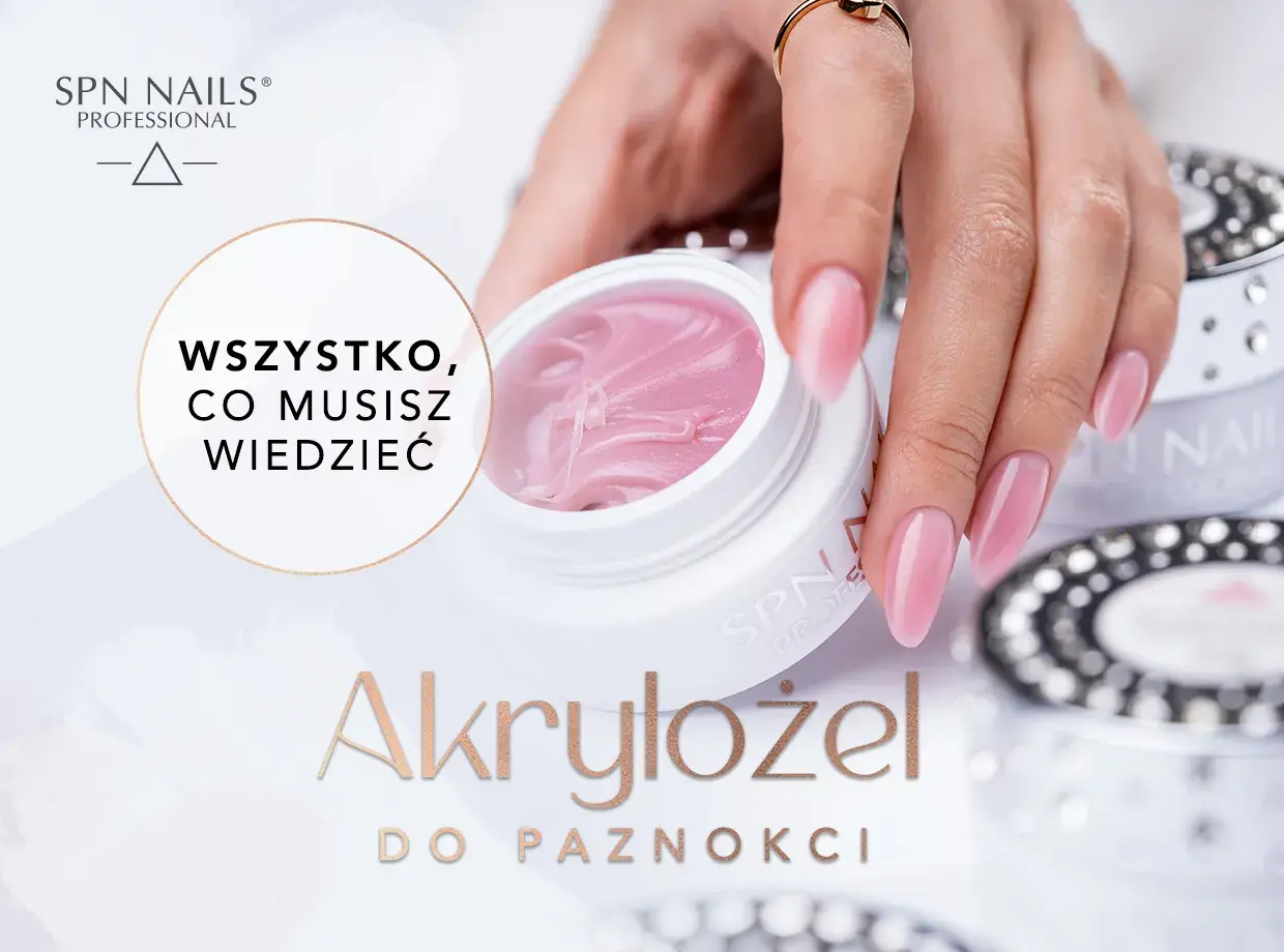 Różowy akrylożel do paznokci w słoiczku, obok dłoni z idealnym manicure. Wszystko, co musisz wiedzieć o akrylożelu.