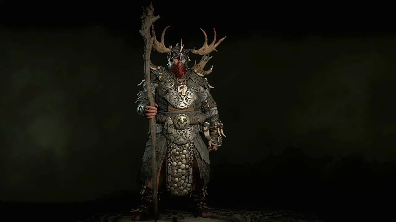 Potężny druid z Diablo 4, z porożem na hełmie i kosturem, gotowy do walki. Idealny diablo 4 druid build pl.