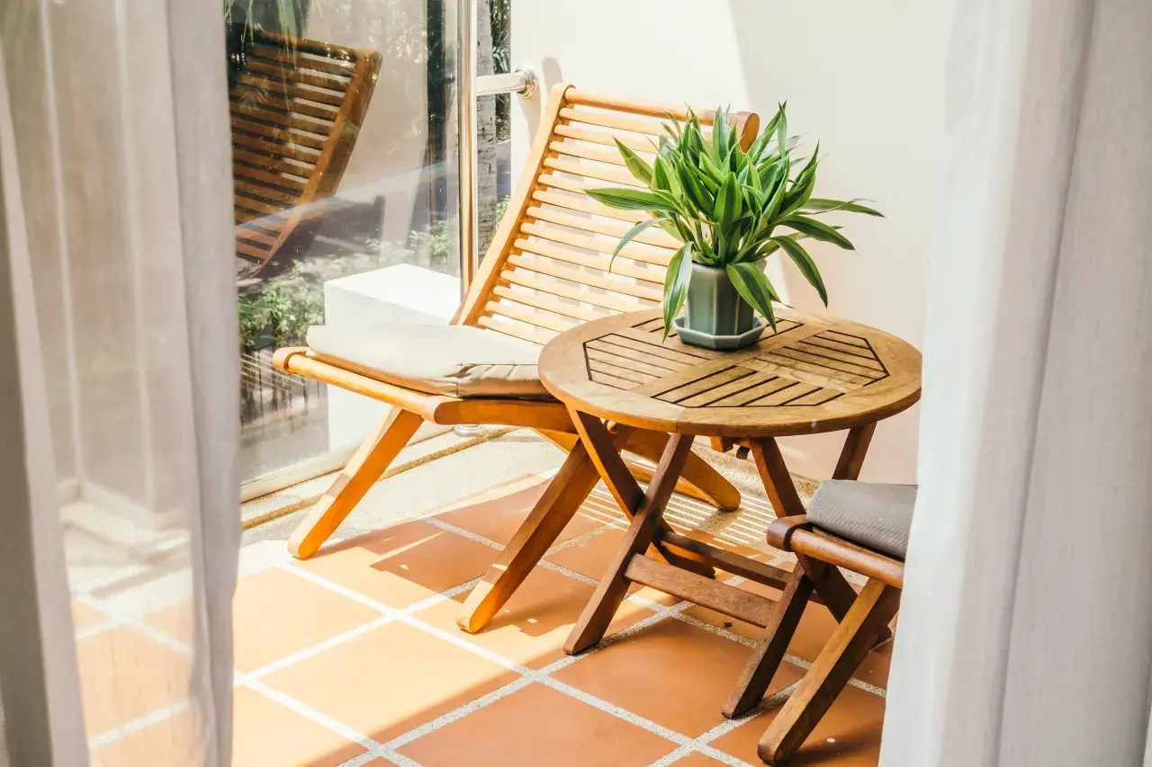 Balkon typu loggia - jak urządzić loggię i balkon, aby stworzyć przytulną przestrzeń?