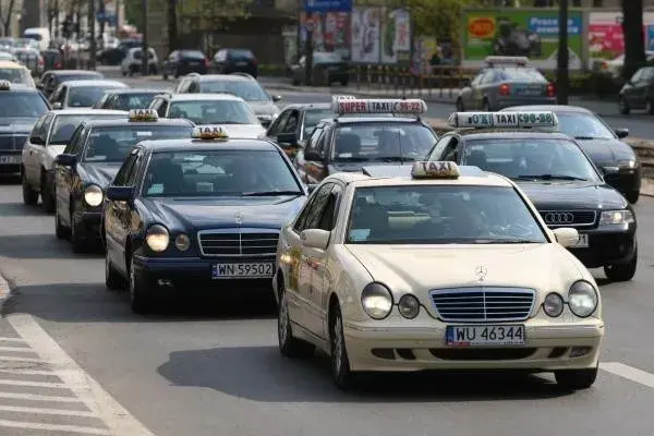Ile kosztuje taxi z Torunia do Ciechocinka? Sprawdź ceny i opcje