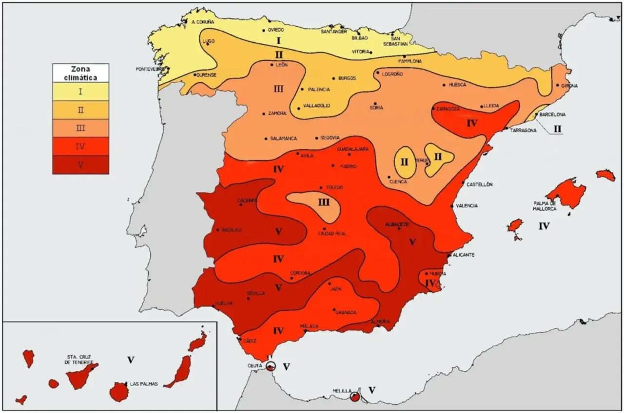 Mapa de España con zonas climáticas y su relación con las horas equivalentes fotovoltaica. Las zonas I a V indican la radiación solar.