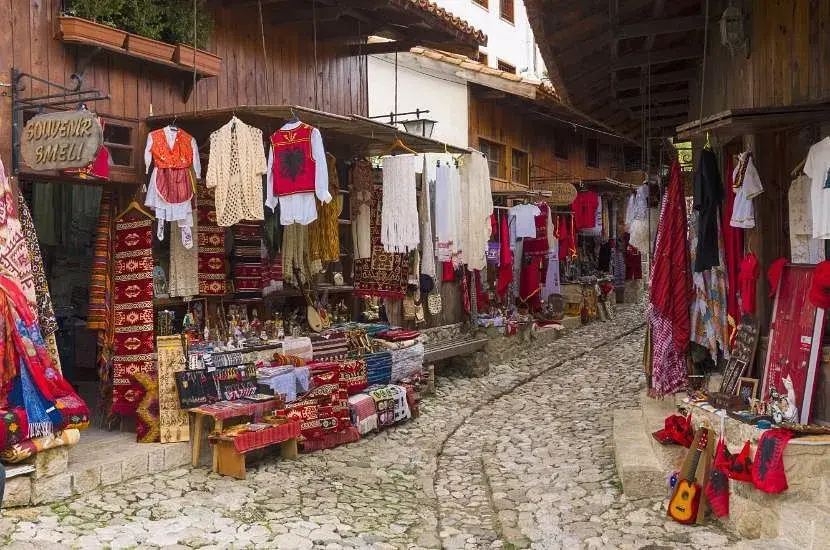 Albania co warto kupić: najlepsze lokalne produkty i pamiątki