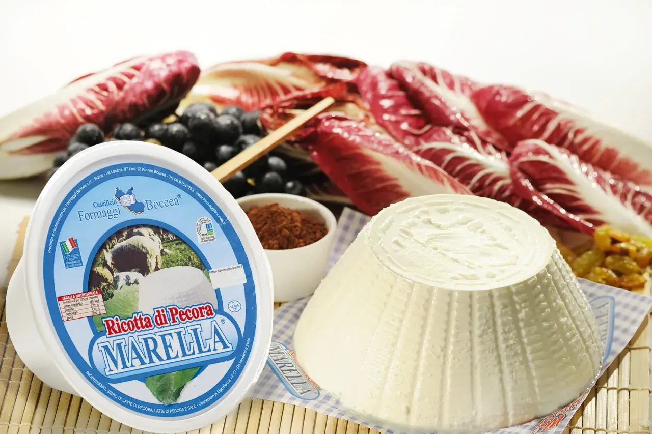 Ricotta di pecora, un prodotto fresco e genuino. Scopri come si fa la ricotta di pecora con ingredienti selezionati.
