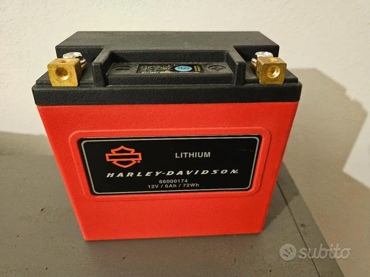 Batteria al litio Harley-Davidson, perfetta per la tua 883. Potenza e affidabilità per ogni viaggio.
