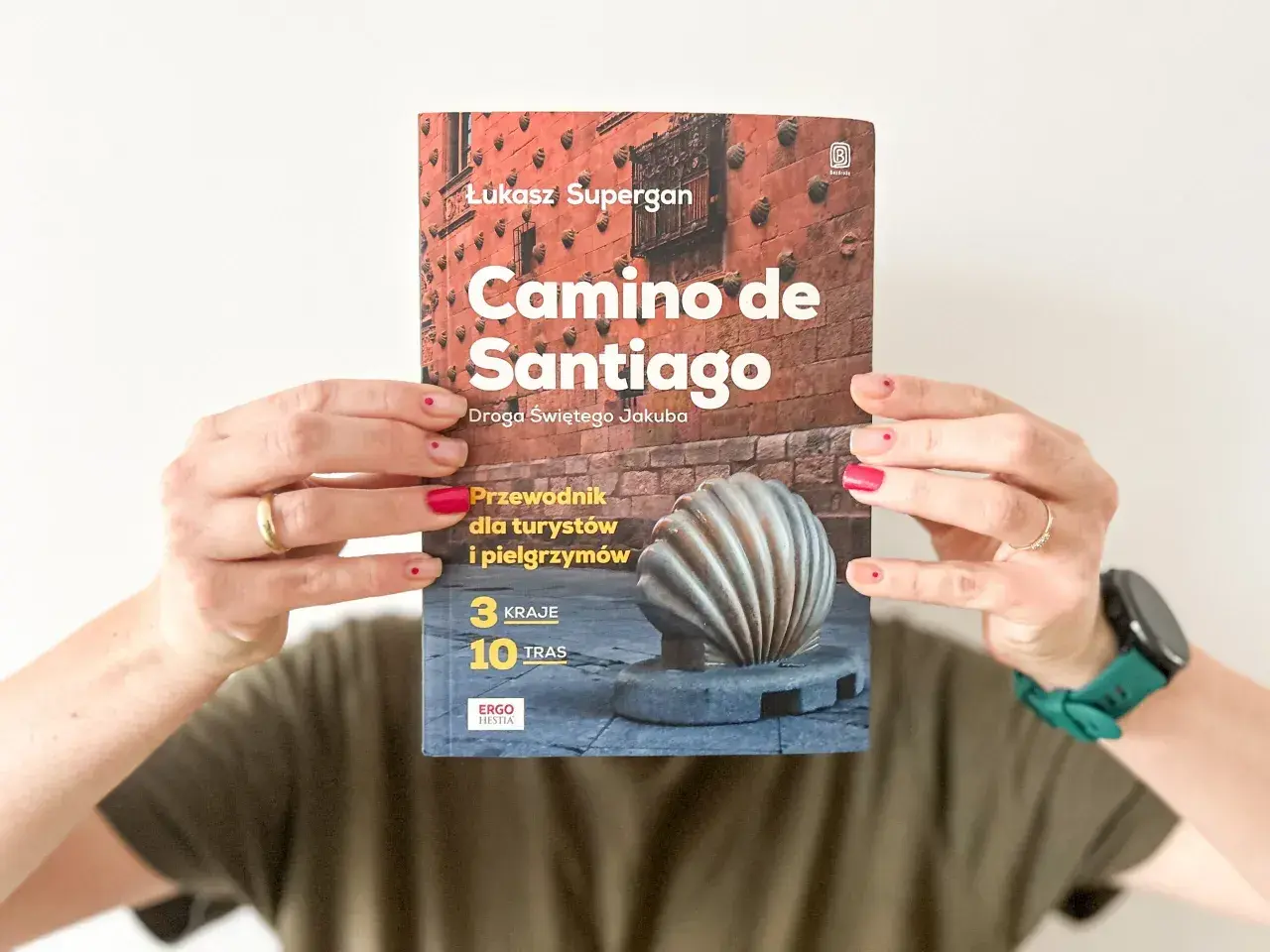Przewodnik "Camino de Santiago" Łukasza Supergana, opisujący szlak św. Jakuba w Polsce i Europie.