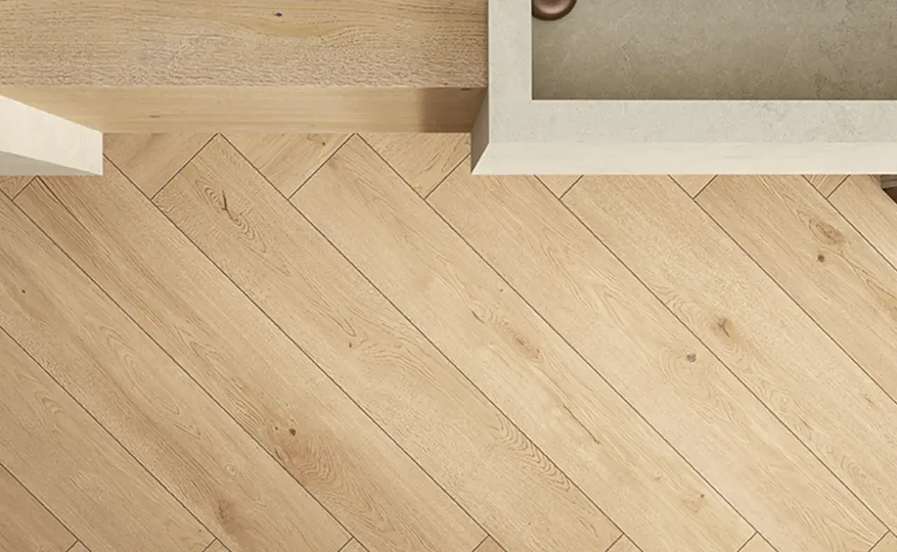 Un pavimento in legno a spina di pesce, con un design che sembra pronto a correre verso un futuro luminoso.