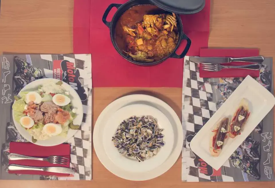 Moto Moto Tapas Madrid: Tu guía para el gastromotobar único