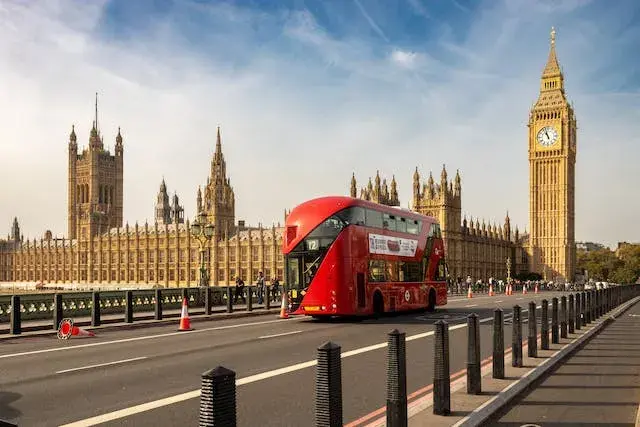 Gdzie złożyć wniosek o paszport w Londynie? Oto wszystko, co musisz wiedzieć