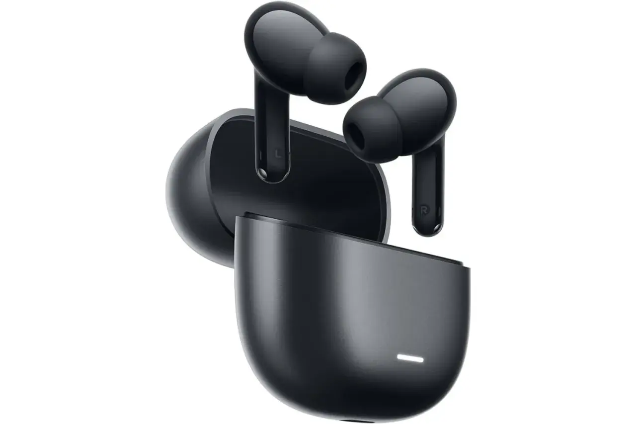 Auriculares negros Redmi Buds 8 Lite, con su estuche de carga abierto.