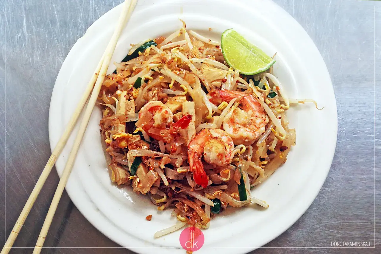 Pad Thai z wieprzowiną: Odkryj sekret tajskiego smaku w domu