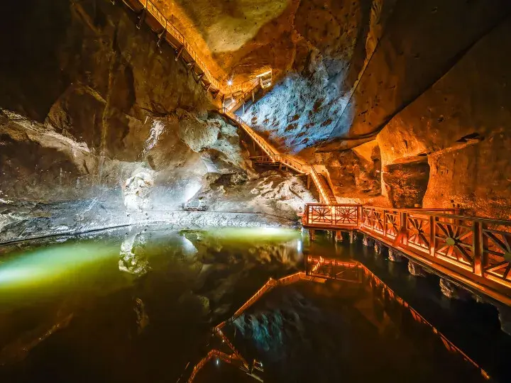 Wieliczka atrakcje: odkryj najciekawsze miejsca, które musisz zobaczyć