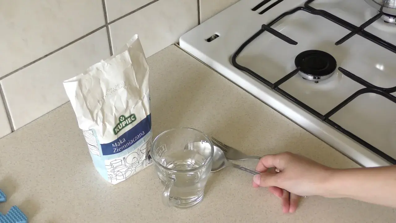 Krochmal do ozdób: przepis na sztywne DIY bez grudek!