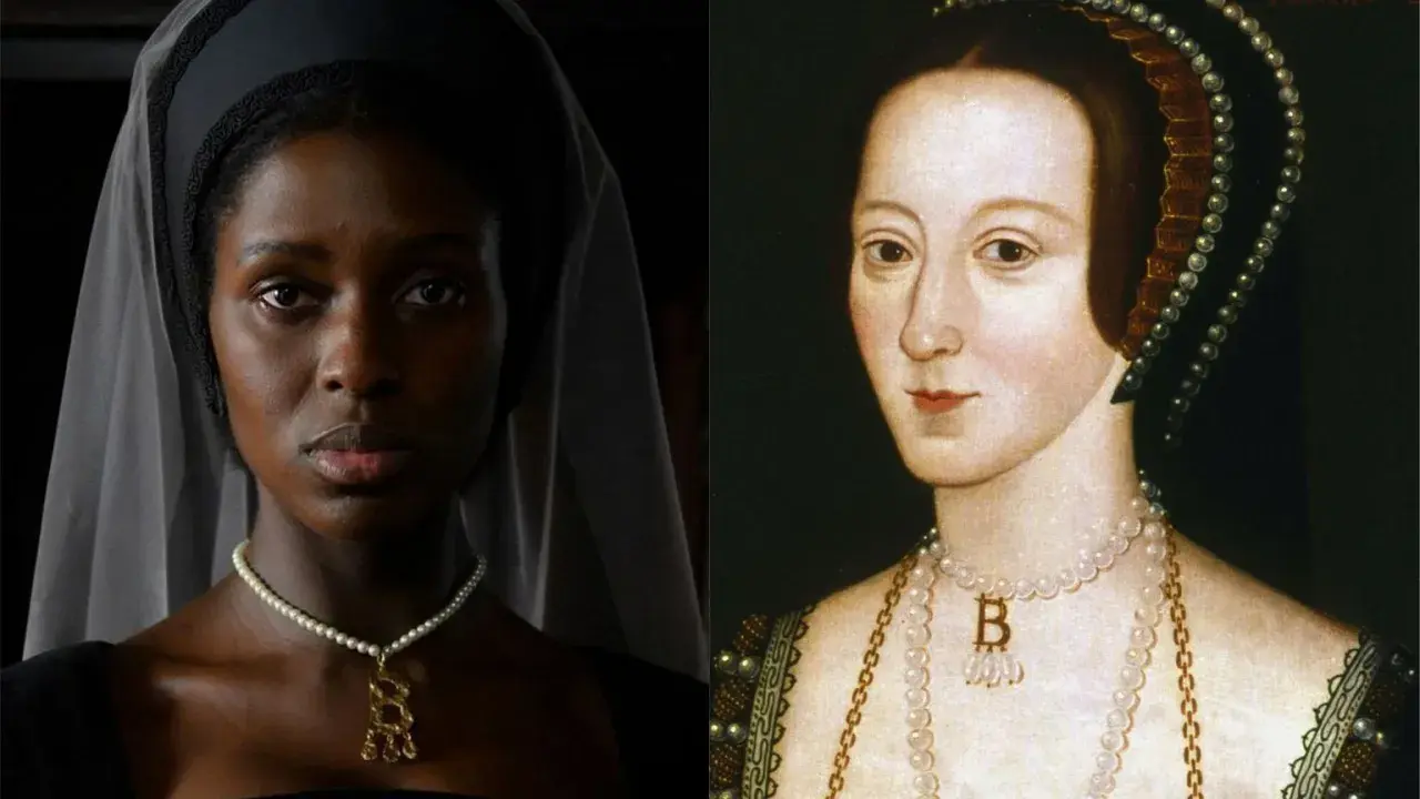 Dwie kobiety w historycznych strojach. Jedna to aktorka z serialu o Annie Boleyn, druga to obraz.