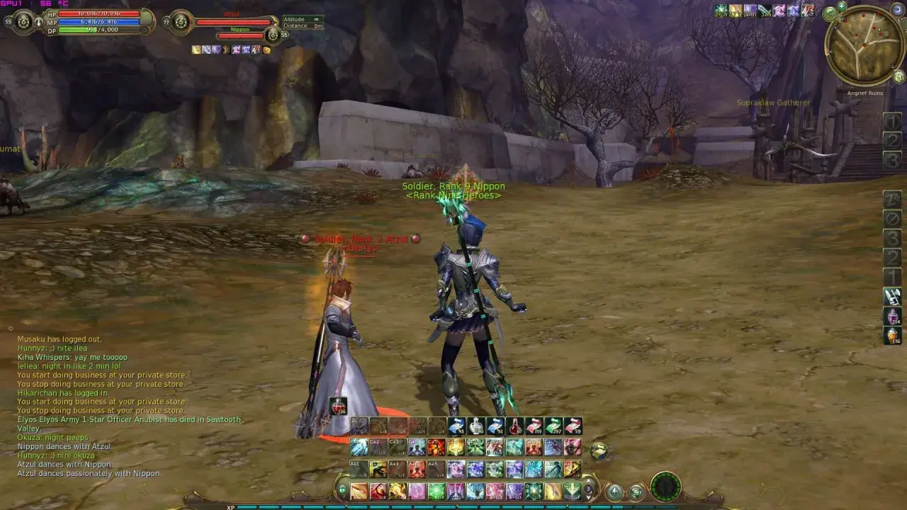 Dwóch graczy w zbrojach, jeden z mieczem, drugi z kosturem, w scenerii fantasy. To jeden z najlepszych **top gry mmorpg**.