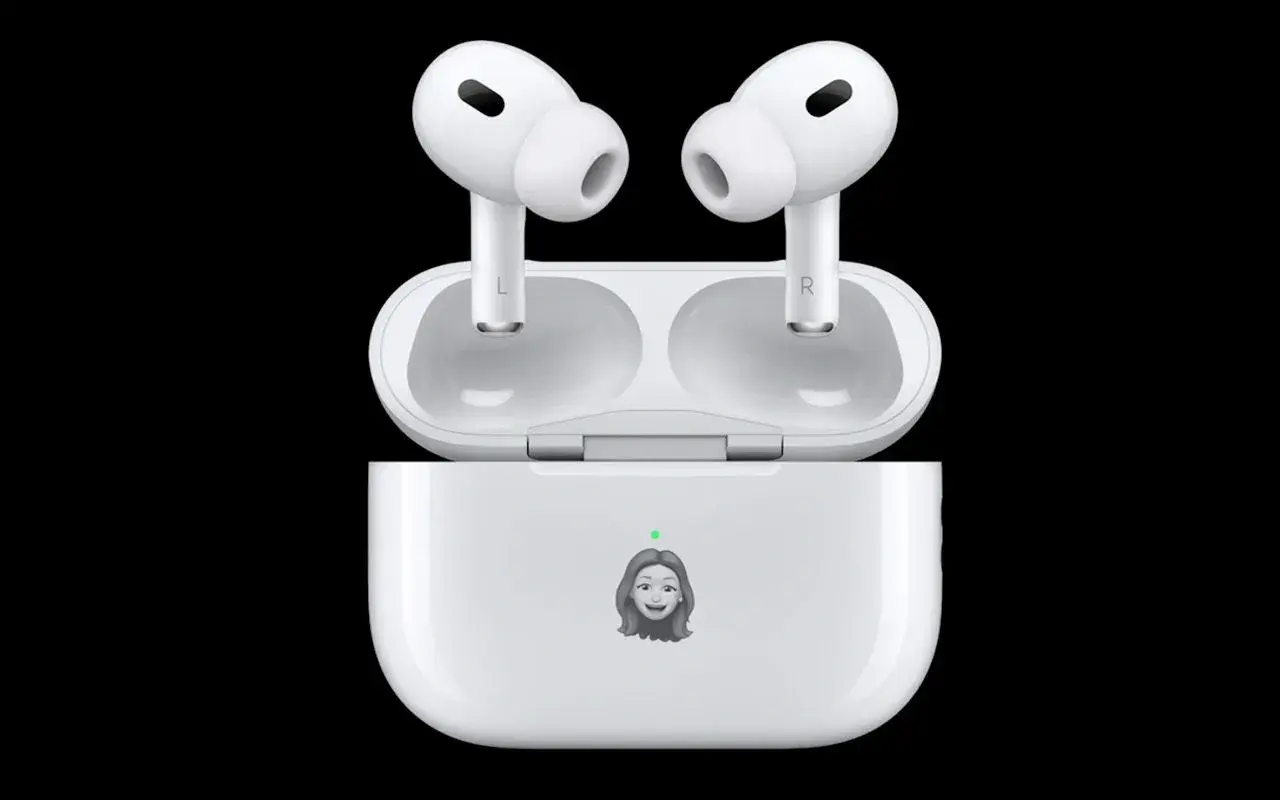 AirPods w etui z personalizacją. Czy da się połączyć AirPods z komputerem Windows? Tak, to możliwe!