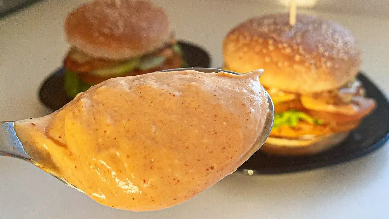 Idealny sos do hamburgera: Przepisy, które odmienią Twoje burgery