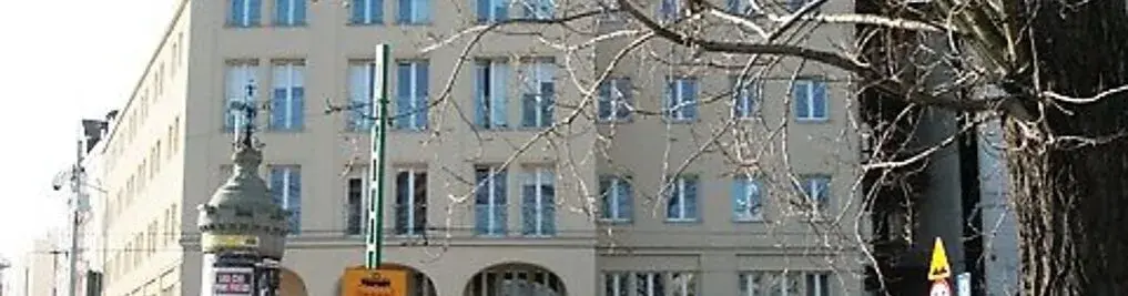 Budynek A Uniwersytetu Ekonomicznego w Poznaniu: lokalizacja i udogodnienia