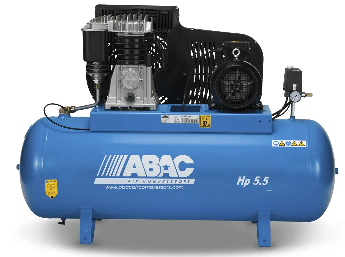 Compresor de aire azul de la marca ABAC, modelo Hp 5.5, con motor y depósito.