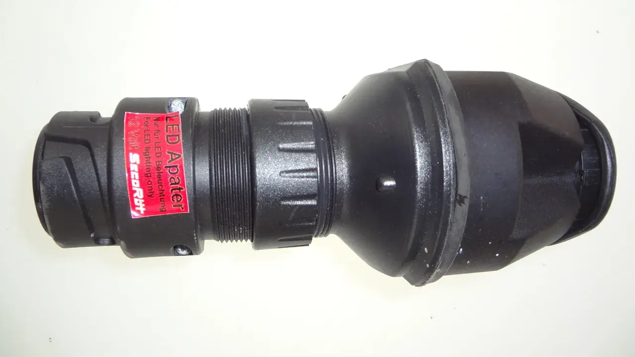 Adaptateur feux LED remorque 12V SecoRuit pour éclairage LED uniquement.