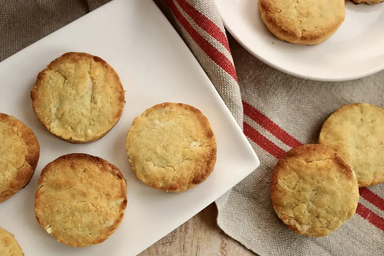 Délicieux sablés noisette moelleux, parfaits pour accompagner un café. Une recette simple et gourmande.